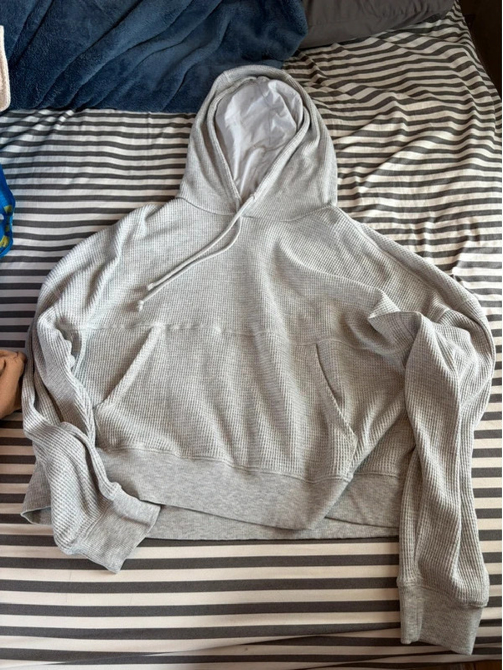 Yogalicious waffle grey hoodie XL. Slightly cropped